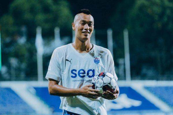 户外直播-金信煜再会中超队不留情面：从正面把山东防线拖垮